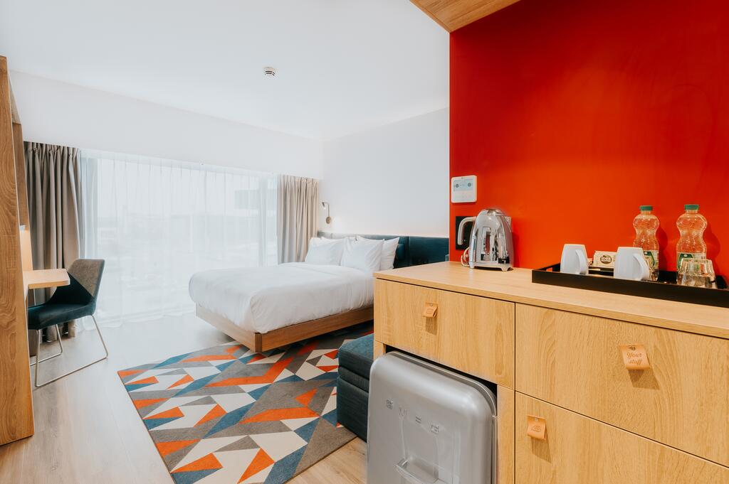Hampton by Hilton Warsaw Reduta