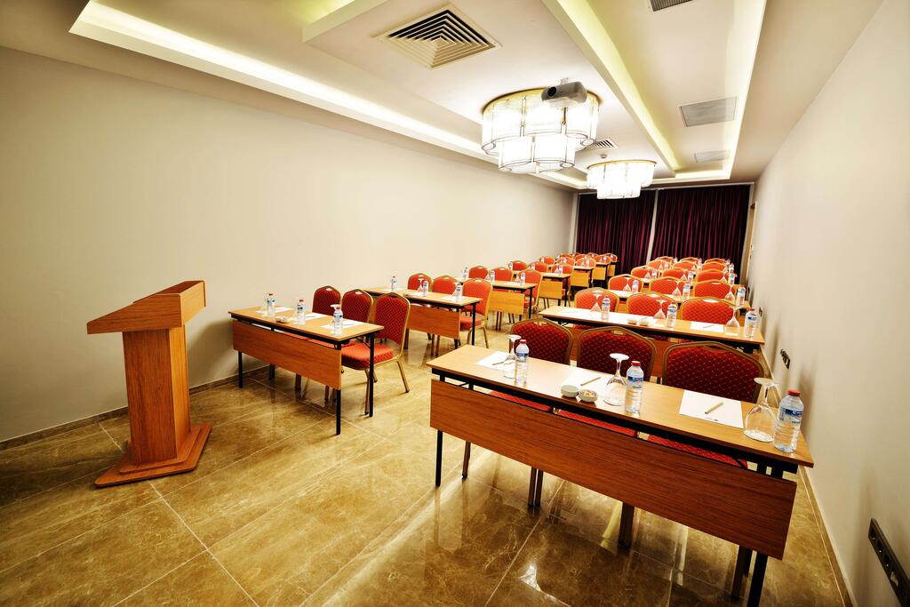 Best Western Plus Center Hotel
