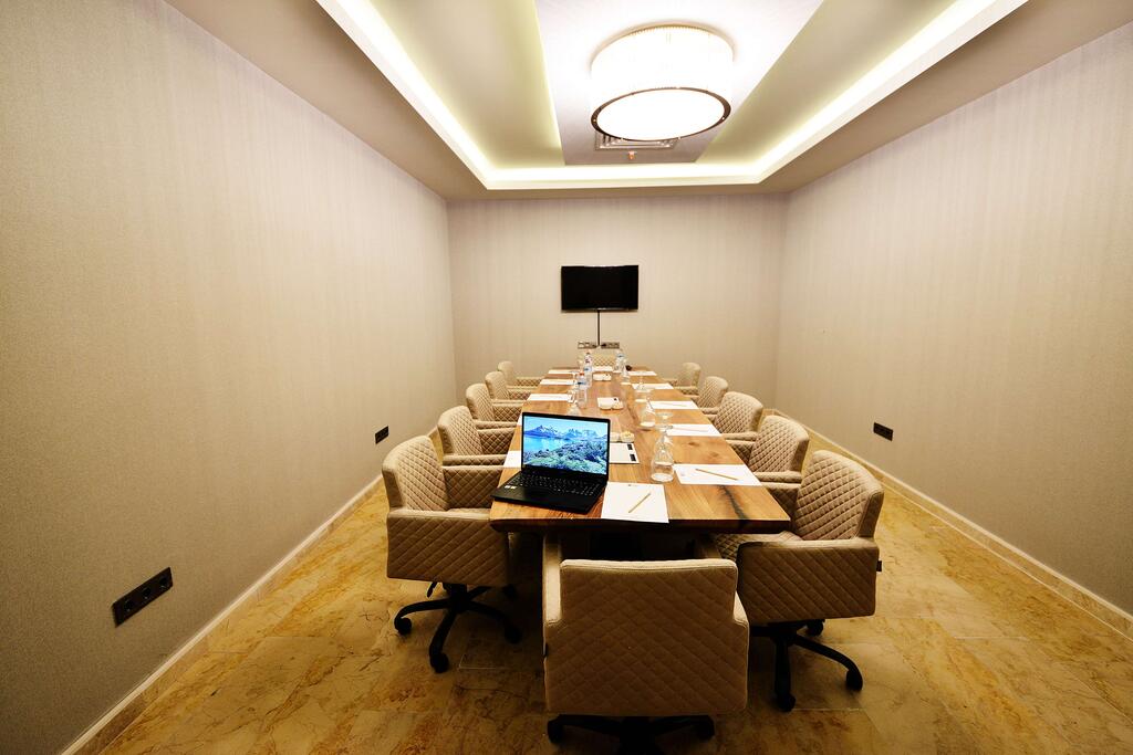 Best Western Plus Center Hotel