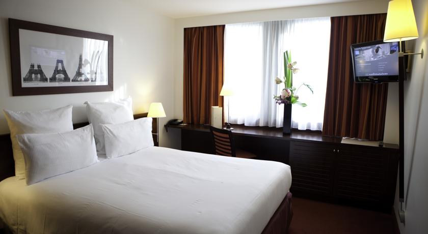 Hotel Paris Gare Montparnasse TGV (Formerly Concorde Montparnasse)