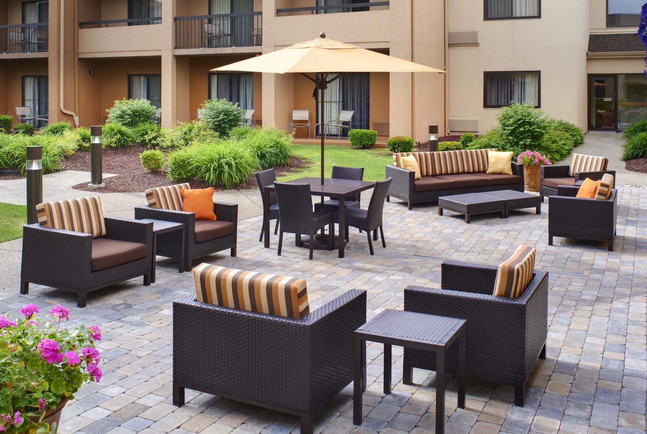 Courtyard by Marriott Detroit Dearborn