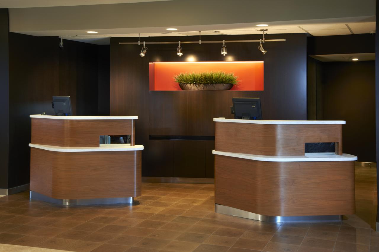 Courtyard by Marriott Detroit Dearborn
