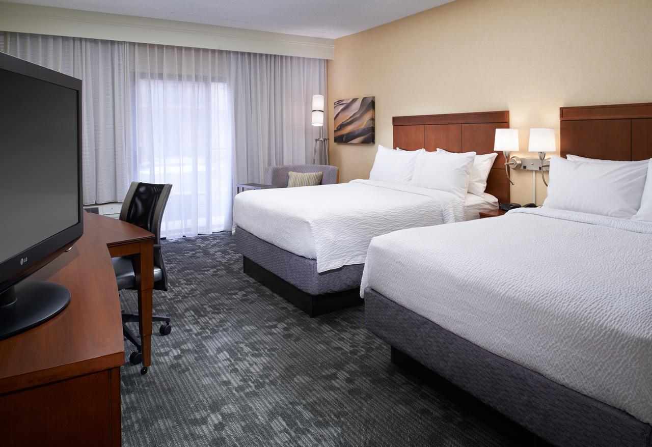 Courtyard by Marriott Detroit Dearborn