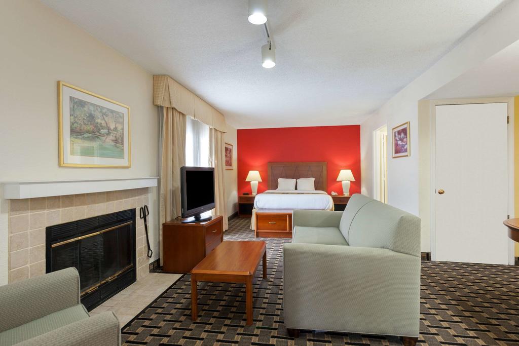 Hawthorn Suites By Wyndham Dearborn/Detroit, MI