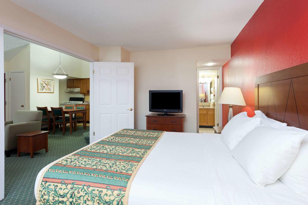 Hawthorn Suites By Wyndham Dearborn/Detroit, MI