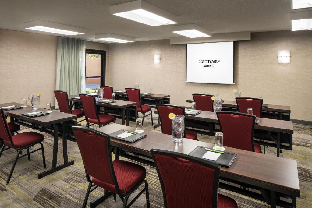 Courtyard by Marriott John Wayne Airport/Orange County