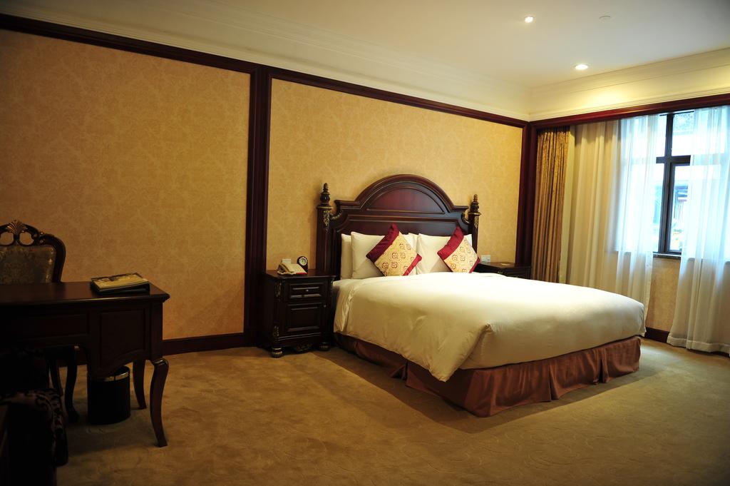 Howard Johnson Hong Qiao Airport Hotel Shanghai