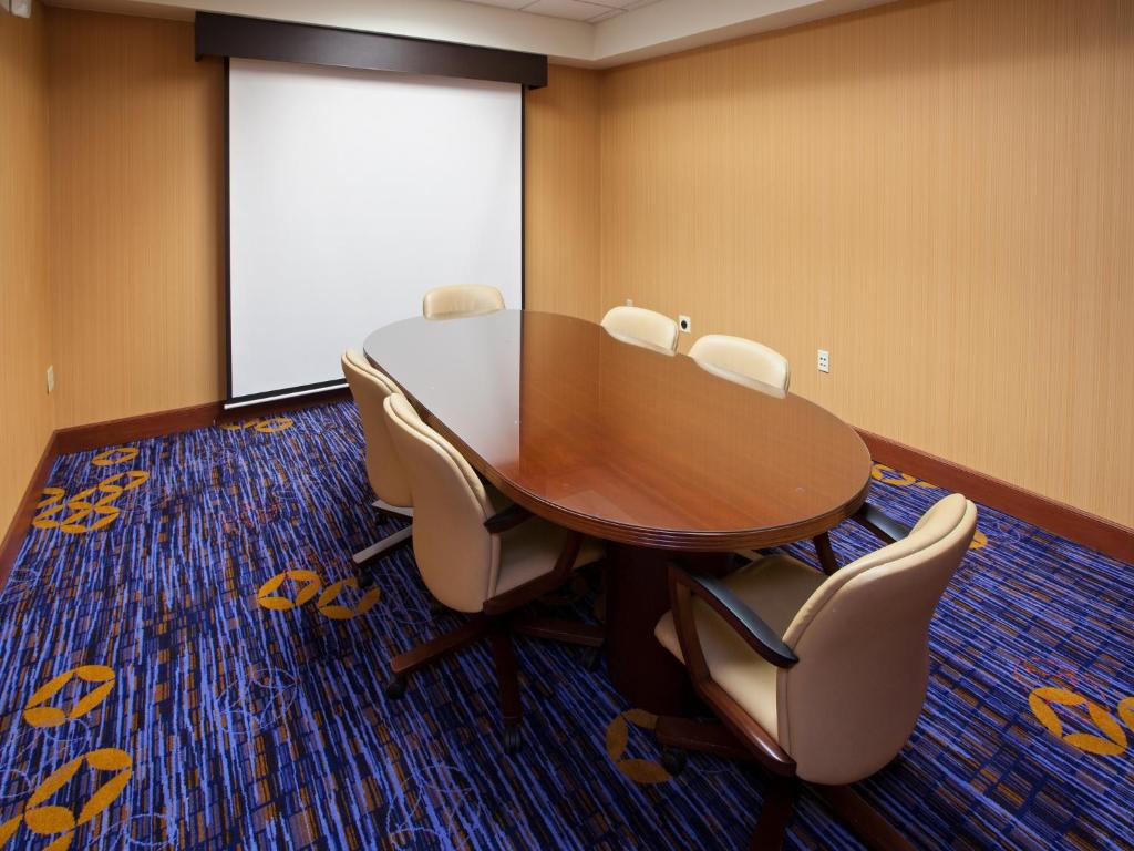 Courtyard by Marriott Louisville Northeast