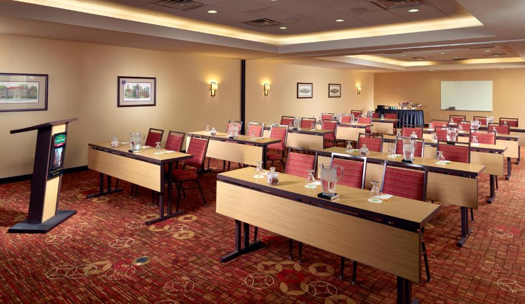 Courtyard By Marriott Nashville Downtown