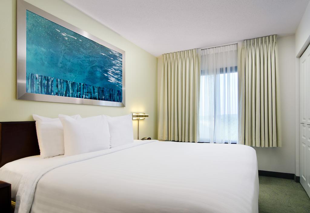 Sonesta Select Nashville Airport Suites (Formerly SpringHill)