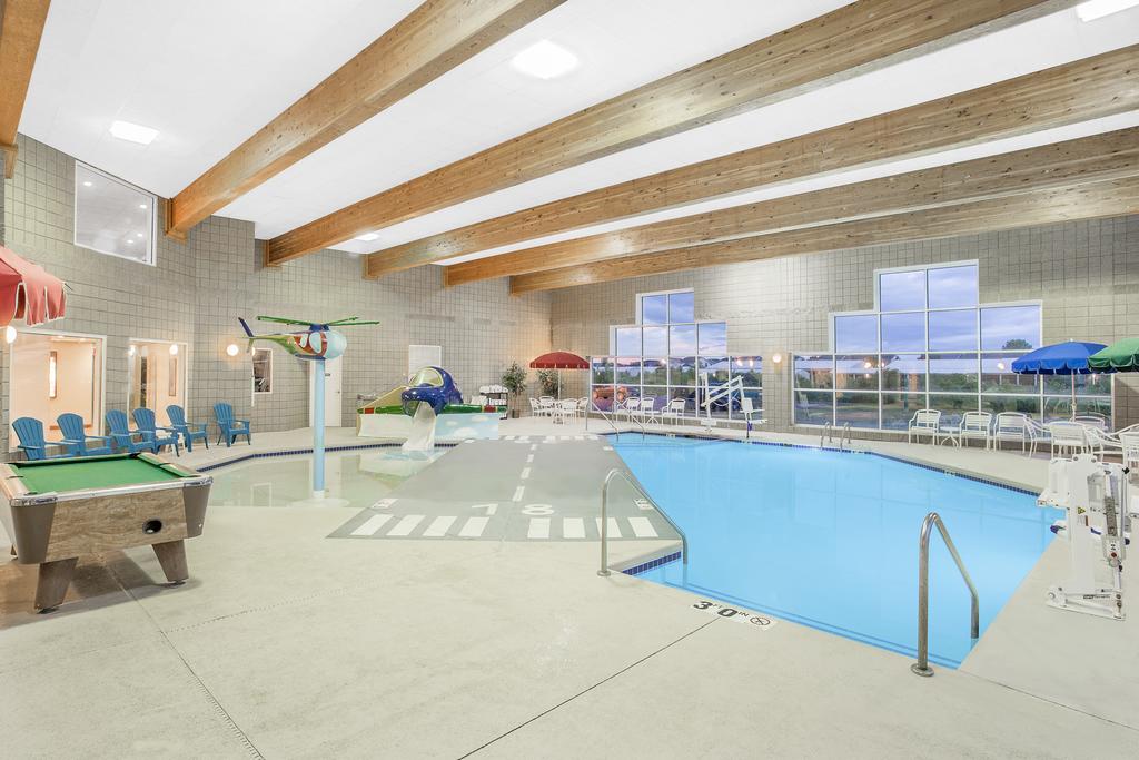 Hawthorn Suites Oshkosh