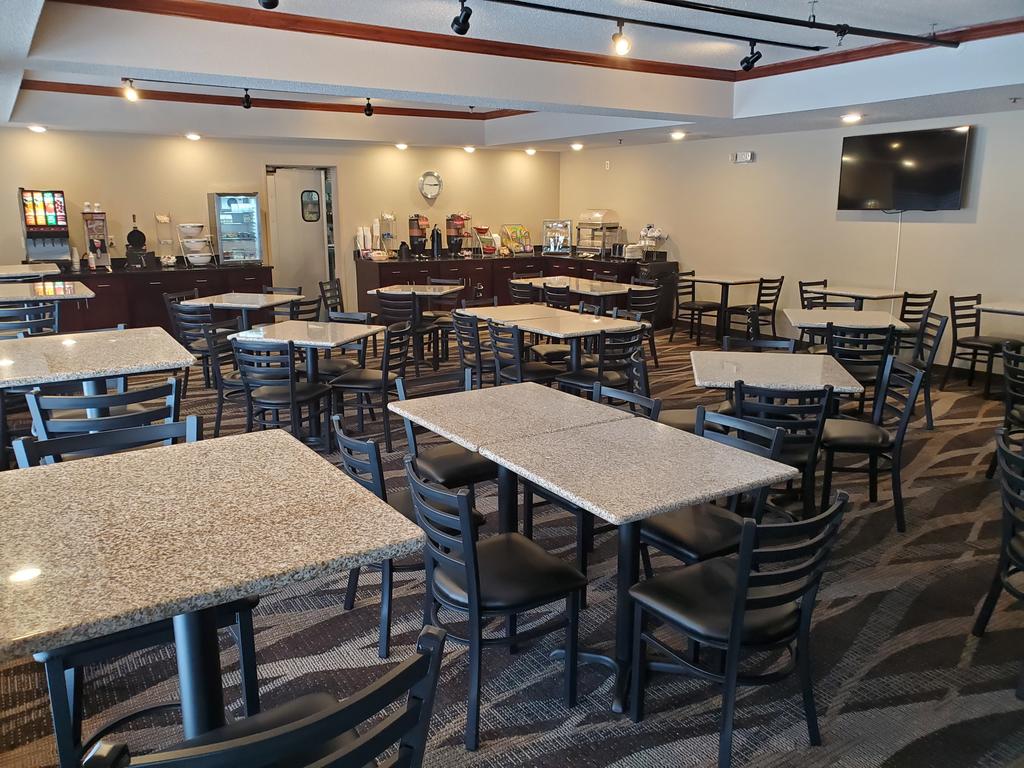 Hawthorn Suites Oshkosh