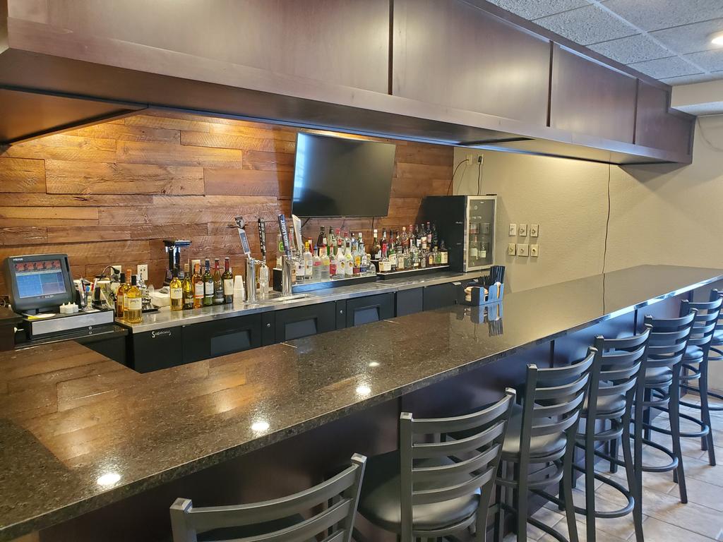 Hawthorn Suites Oshkosh