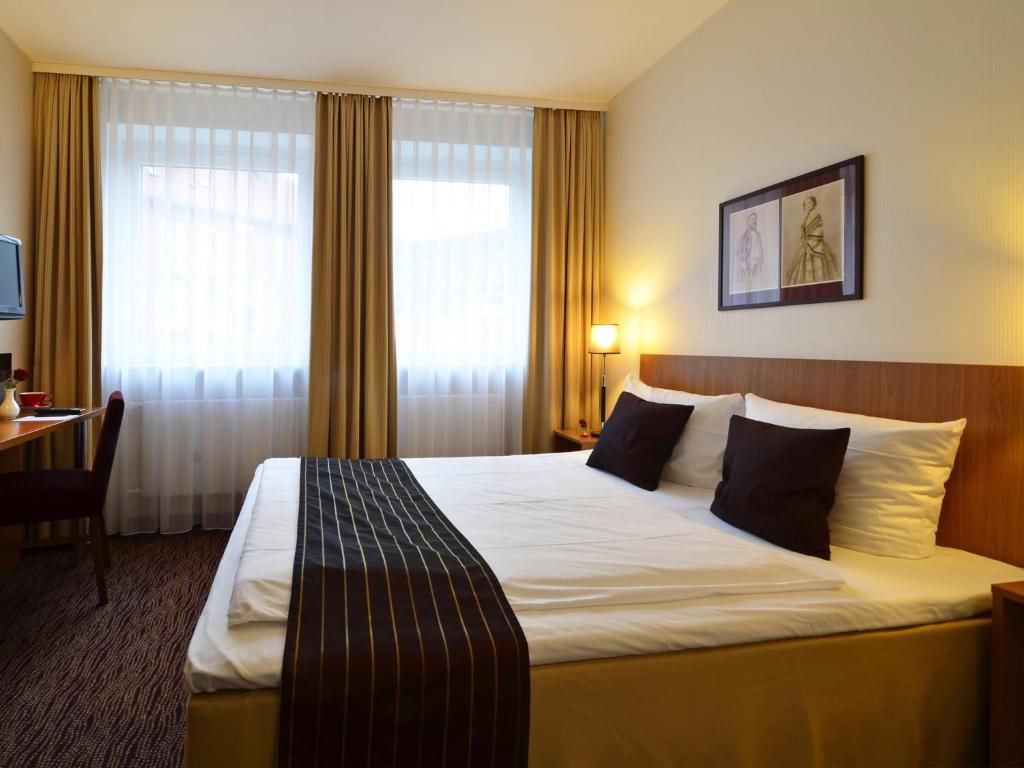 Comfort Hotel tom Kyle