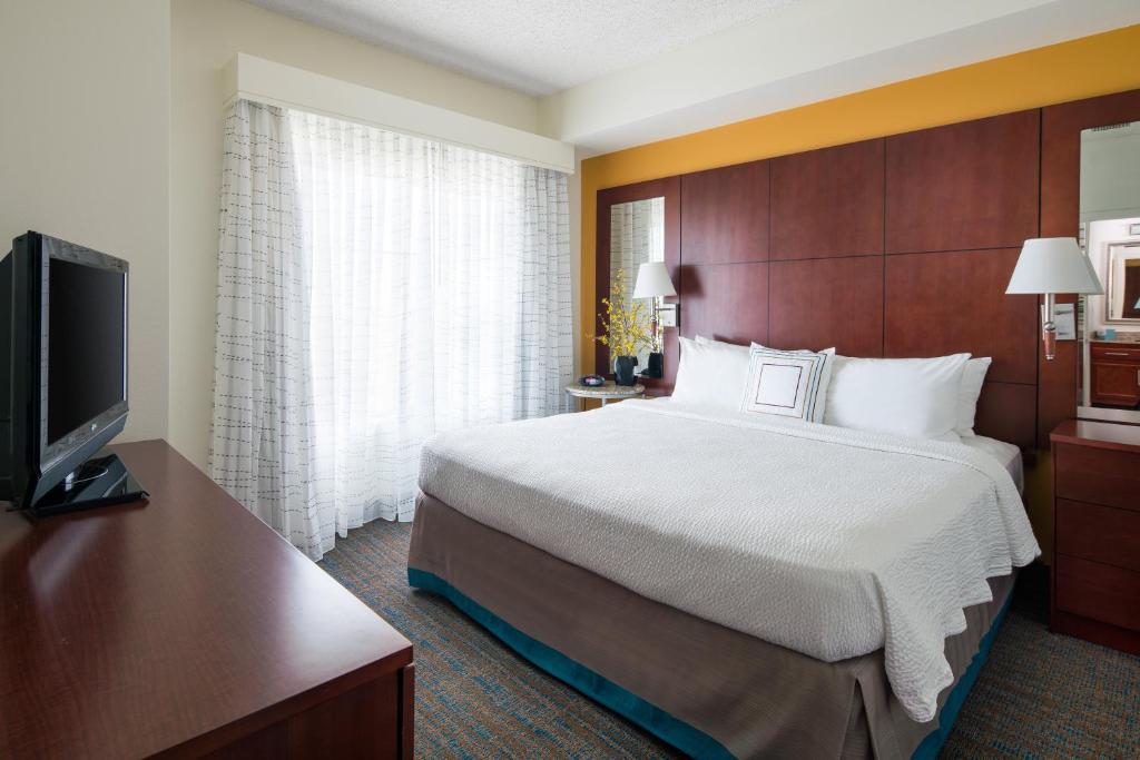 Residence Inn by Marriott Phoenix Desert View at Mayo Clinic