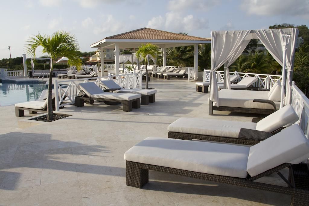 Grenadian By Rex Resorts Hotel