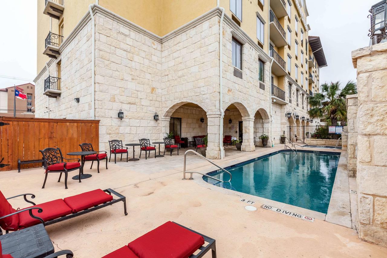 Comfort Suites Alamo - Riverwalk
