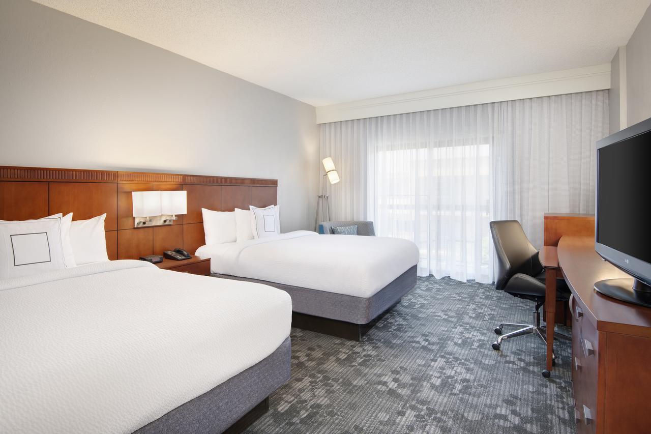 Courtyard by Marriott Savannah Midtown