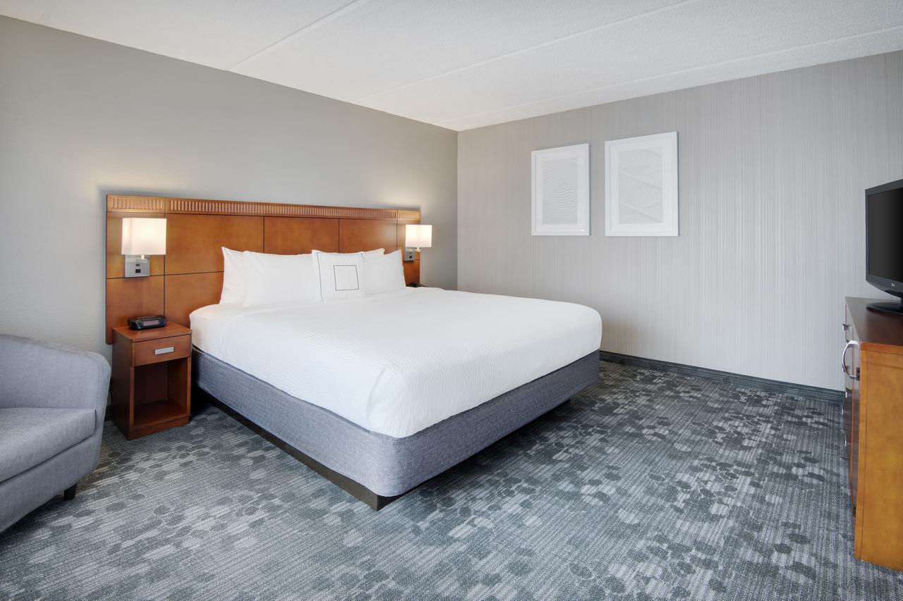 Courtyard by Marriott Savannah Midtown