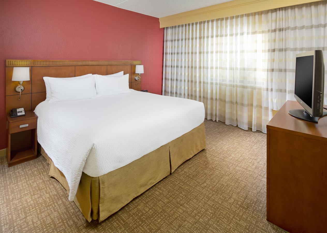 Courtyard by Marriott Tampa Westshore