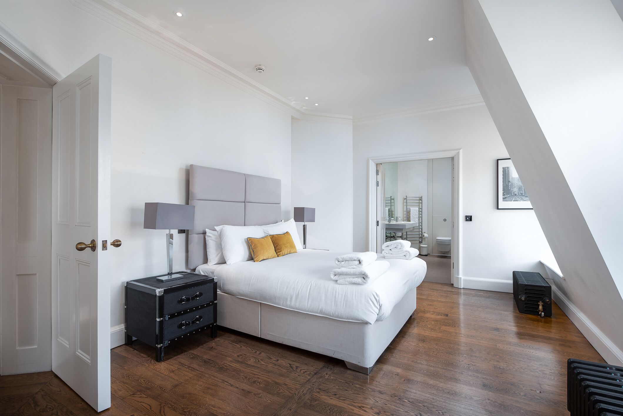 Grosvenor Gardens By Capital