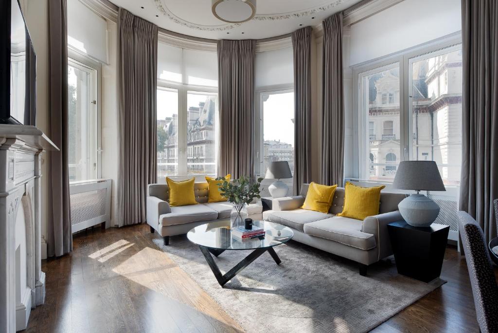 Grosvenor Gardens By Capital