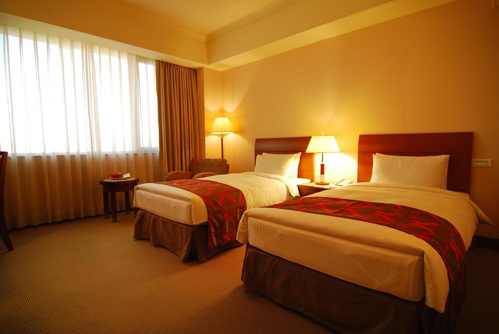 Monarch Plaza Hotel