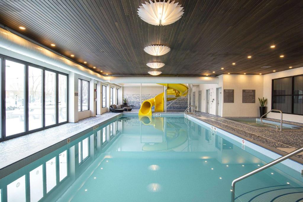 Sandman Signature Sherwood Park Hotel