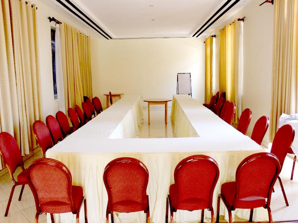 Tiptone Hotel