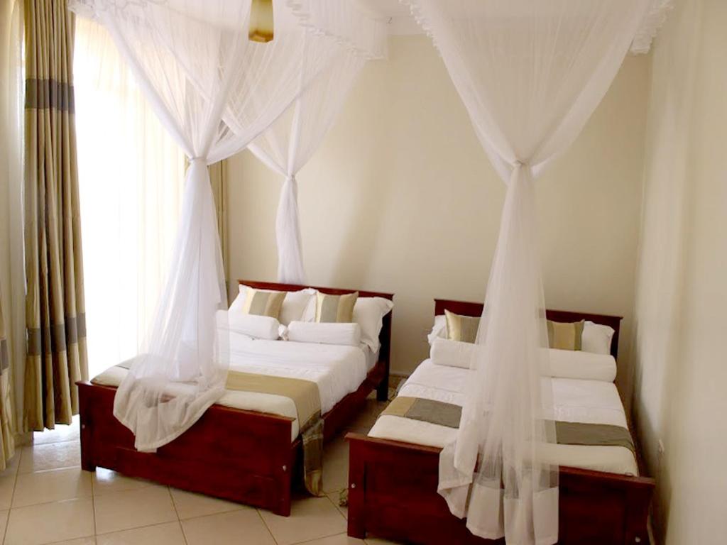 Tiptone Hotel