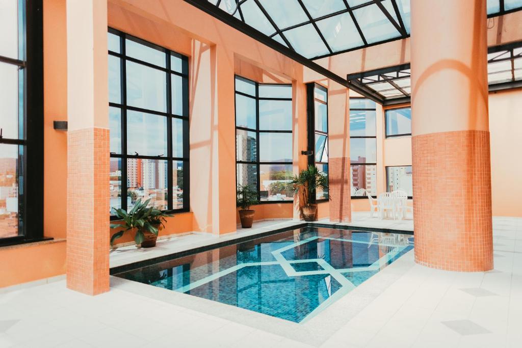 Summit Center Park Hotel