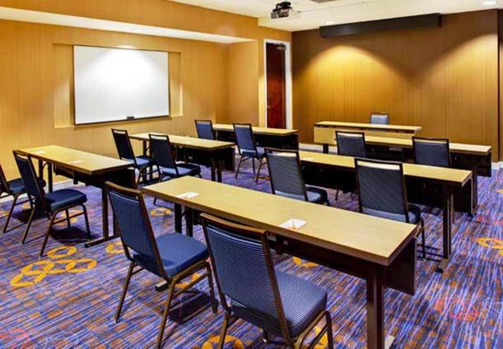 Courtyard by Marriott Atlanta Buckhead
