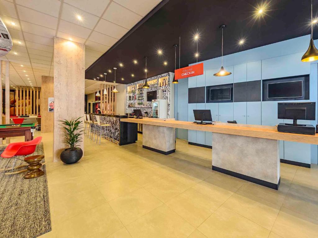 ibis Jacareí