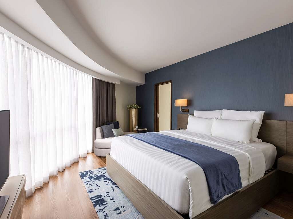 Hotel Novotel Suites Manila at Acqua