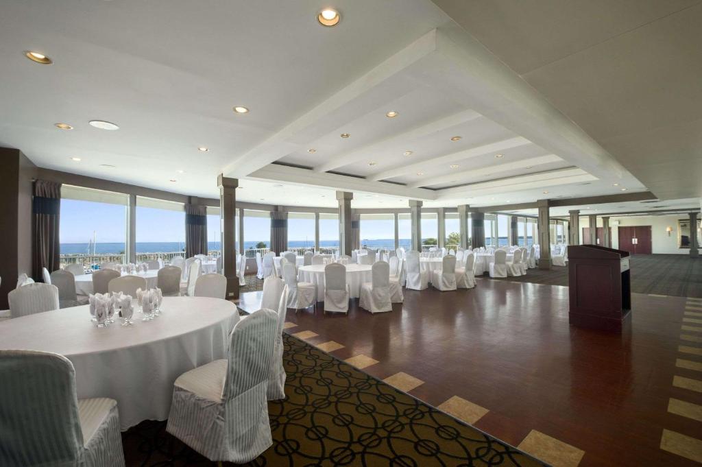 Ramada by Wyndham Jordan/Beacon Harbourside Resor
