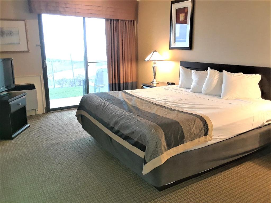 Ramada by Wyndham Jordan/Beacon Harbourside Resor