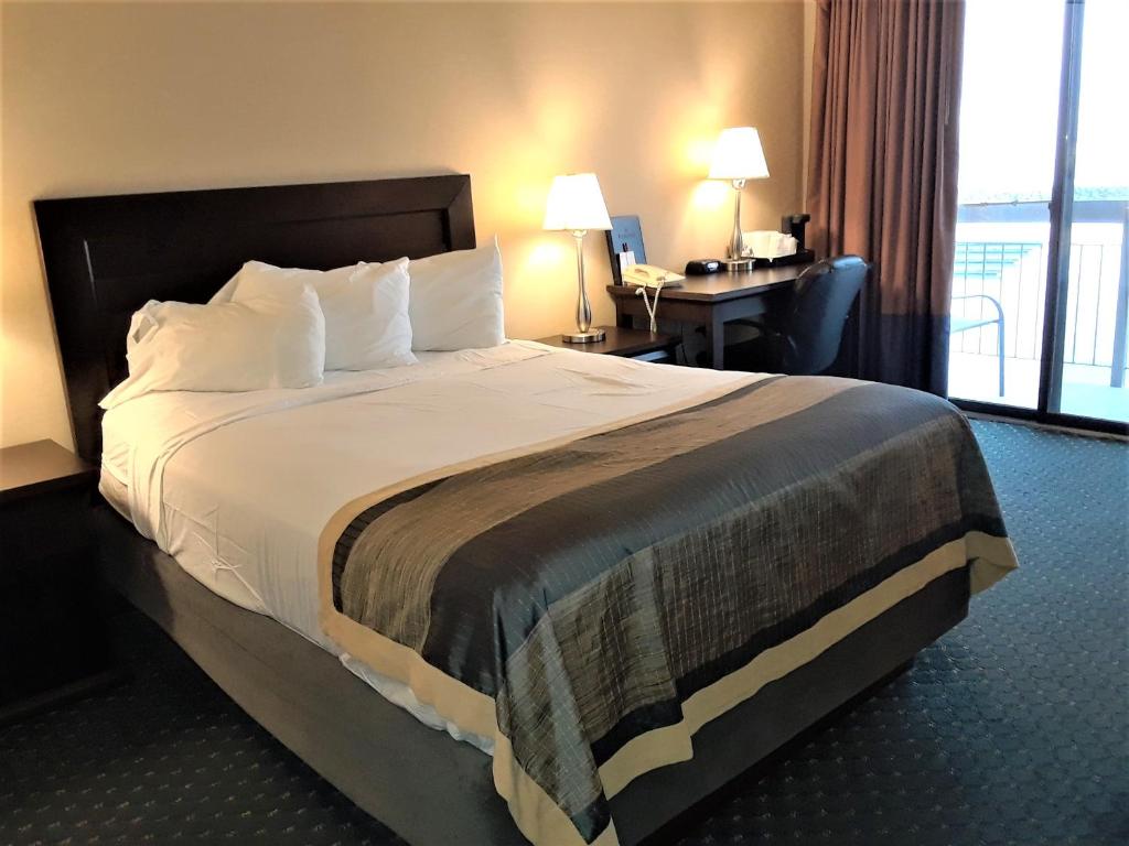 Ramada by Wyndham Jordan/Beacon Harbourside Resor