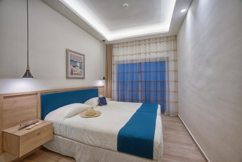 Cavos Bay Hotel