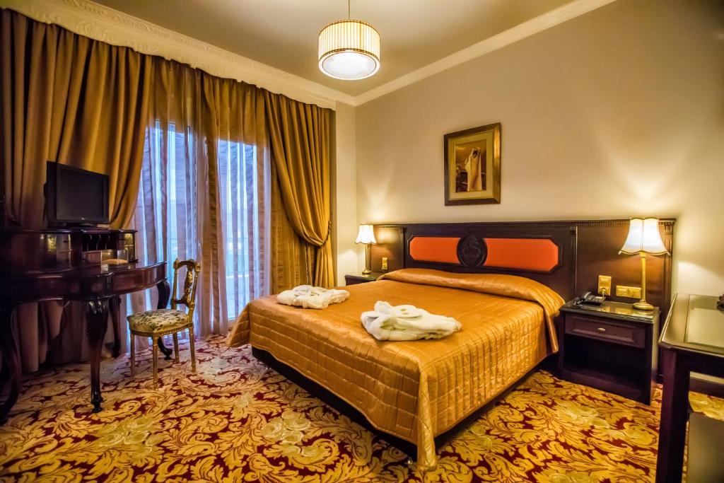 Kouros Hotel Drama
