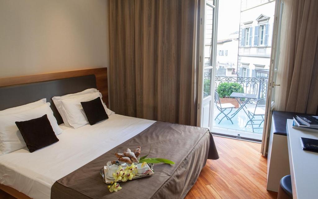 Hotel Embassy