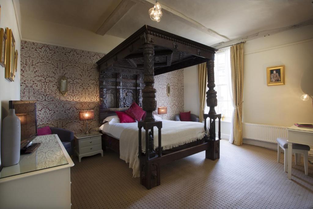 The George Hotel