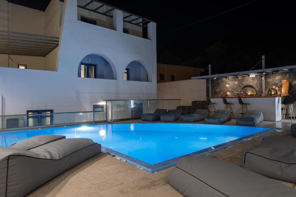 Tristhenia Hotel