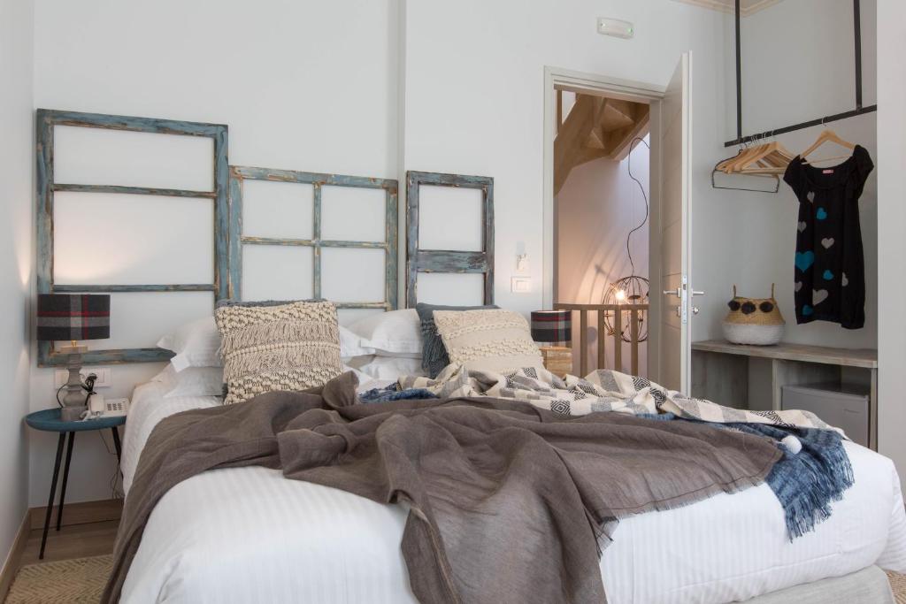 Amymone Suites