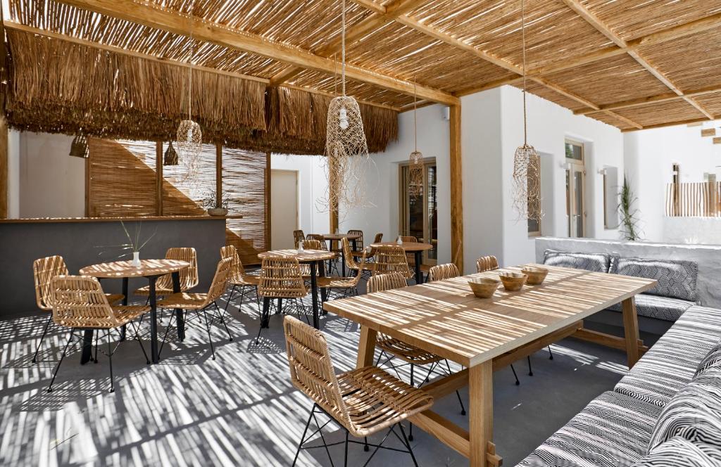 Arco Solium Suites Milos