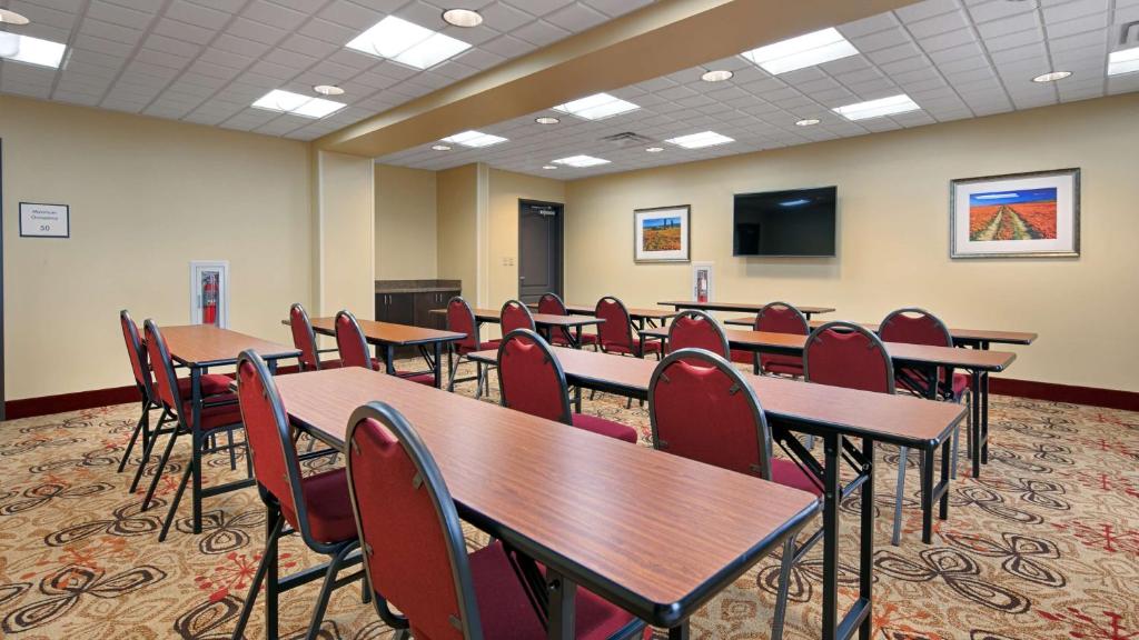Best Western Plus Desert Poppy Inn
