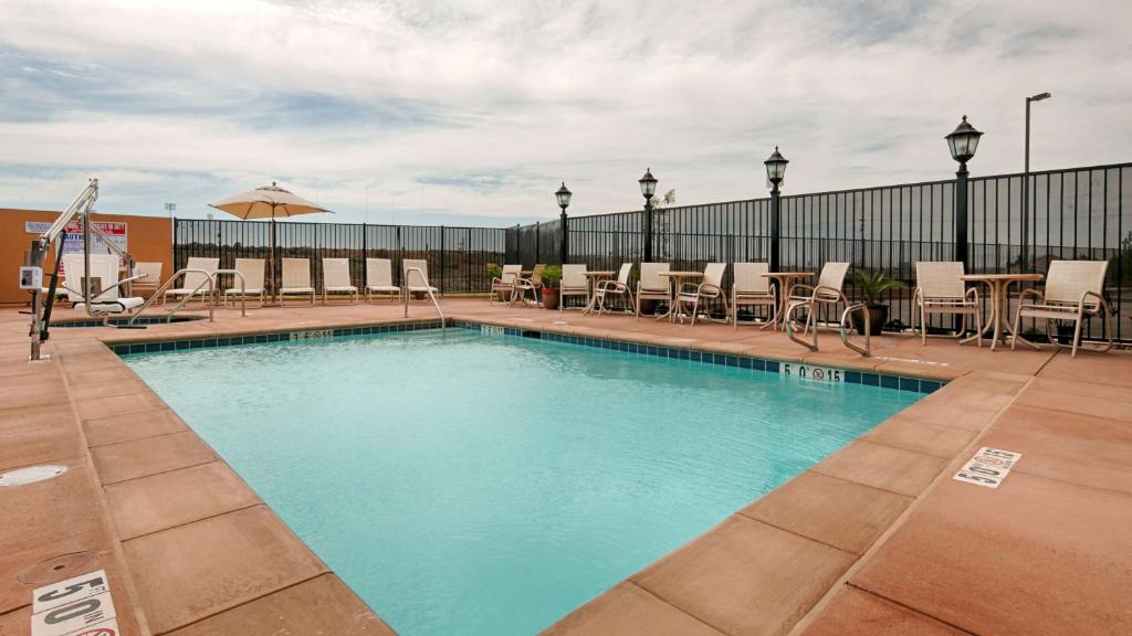 Best Western Plus Desert Poppy Inn