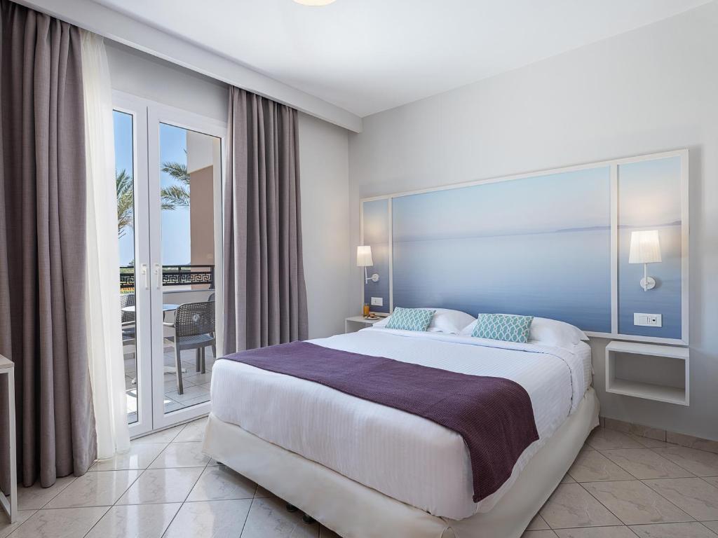 Atlantica Caldera Beach