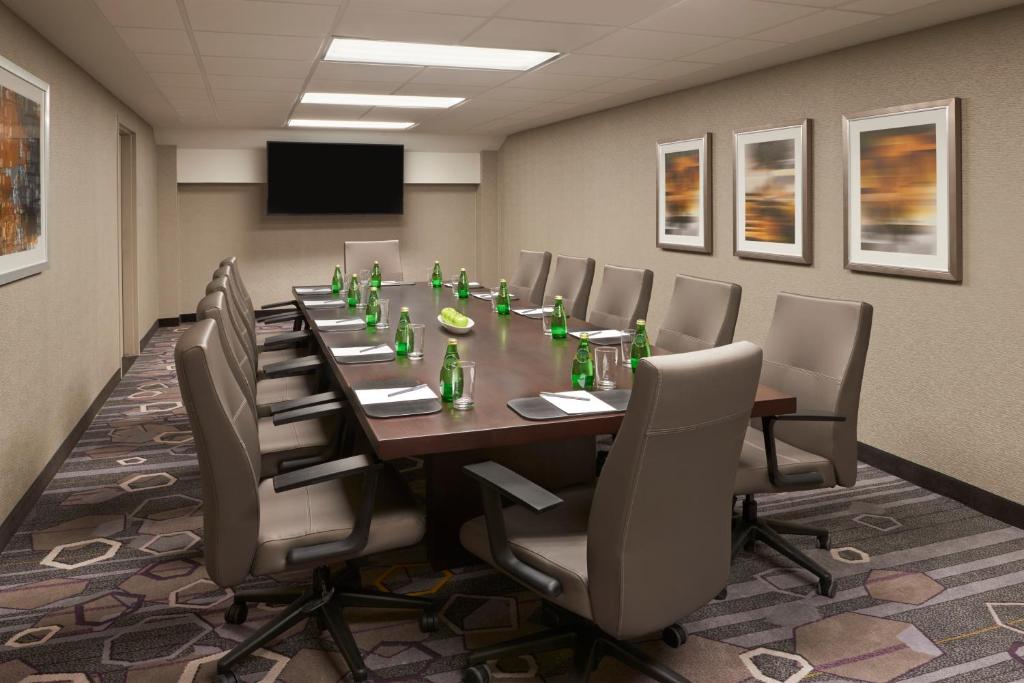 Courtyard by Marriott Oshawa