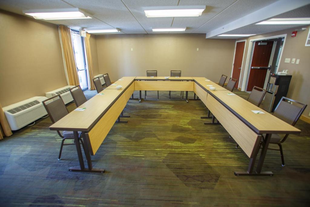 Courtyard by Marriott Atlanta Northlake