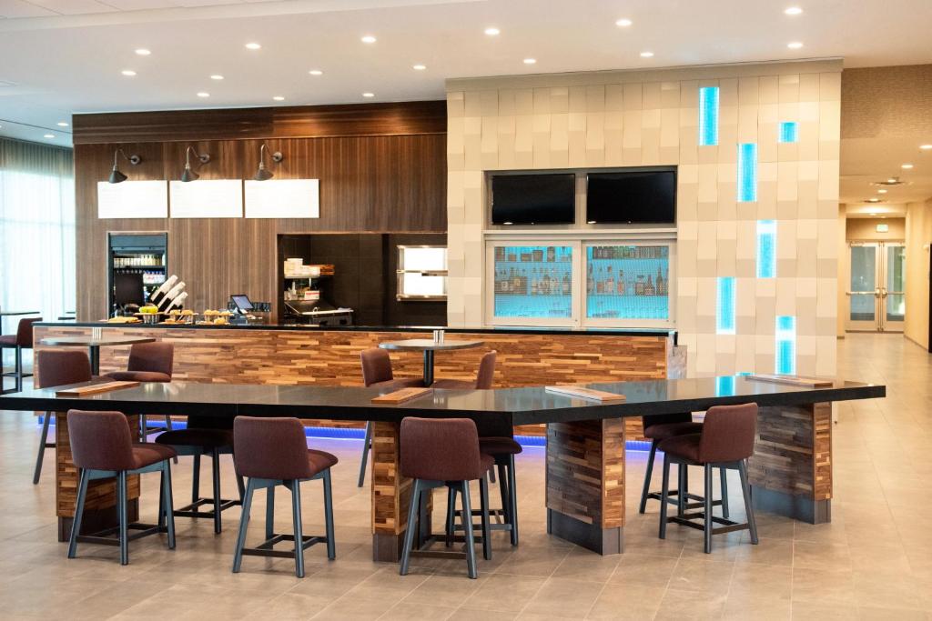 Courtyard by Marriott Mesa At Wrigleyville West